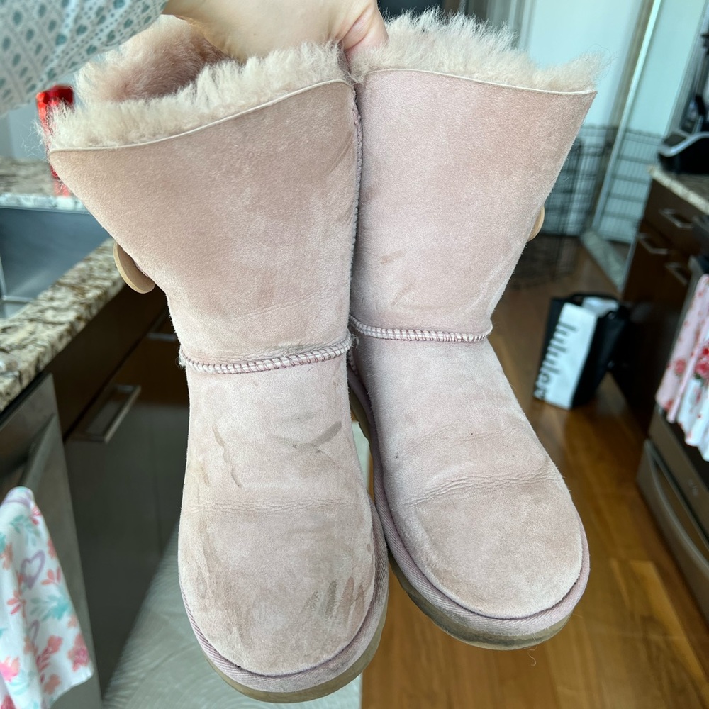 Pink uggs - Picture 3 of 5